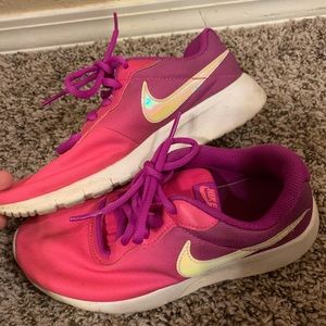 Girls nikes size 3.5